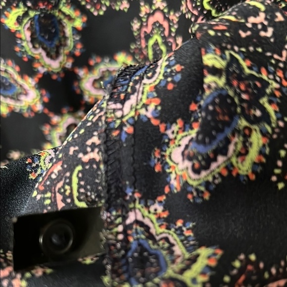 The Limited Graphic Black and Gray 3/4 Sleeve Blouse - Picture 10 of 12